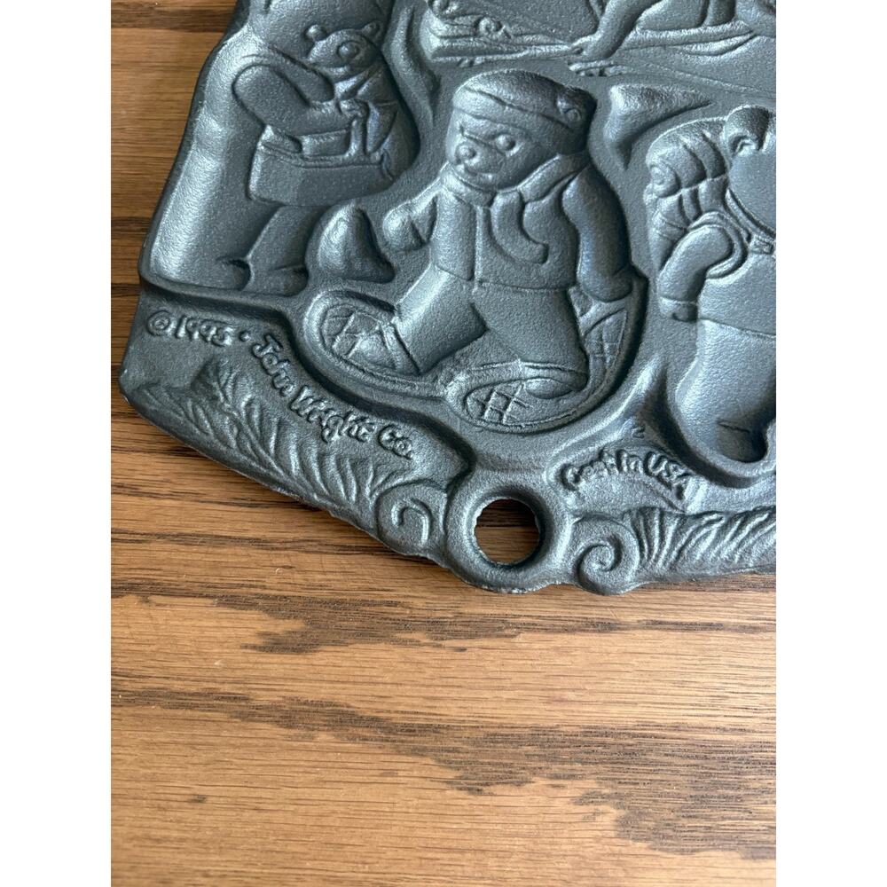 Vintage LL Bean Cast Iron 2 Sided Bear Cookie Mold Gingerbread House John Wright - Picture 3 of 6